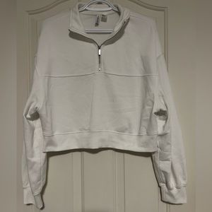 White croped sweatshirt M